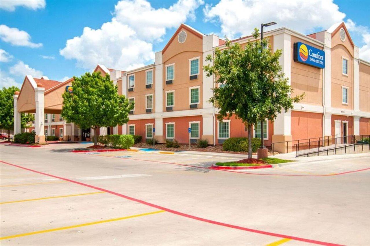 Comfort Inn & Suites Near Medical Center San Antonio Exterior photo