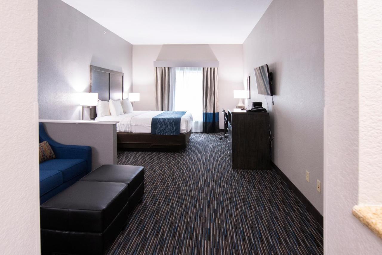 Comfort Inn & Suites Near Medical Center San Antonio Exterior photo