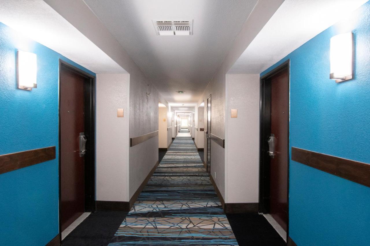 Comfort Inn & Suites Near Medical Center San Antonio Exterior photo
